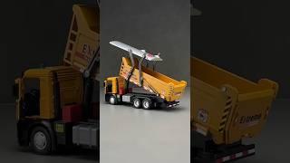 EXCEFORE Friction-Powered Crane Truck Toy – Lights, Sounds, and Realistic Metal Cab