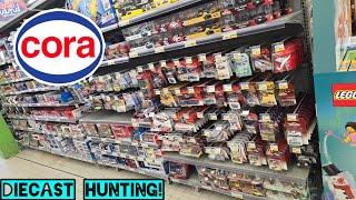 They are ready for Christmas! Let's check the Cora for Diecast Cars! Diecast Hunting in Europe!