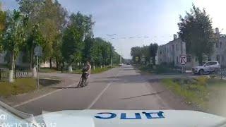 Бухой самокатчик подрезал машину ГАИ