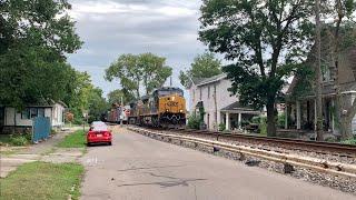 Train Passes Crowded Neighborhood With Special Locomotive & Train With 5 Engines @ Weird RR Crossing