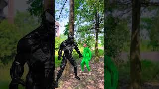 Spiderman model | Spider-girl uses weapon to defeat Venom, Bad guy rescues Spiderman model #shorts