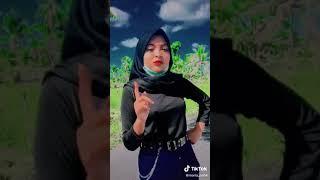 tiktok hot hijab nonjol ketat ,,