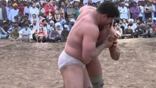 Indian top Mud Wrestling Match -Parvinder Doomchedi VS Balvinder , Title Match