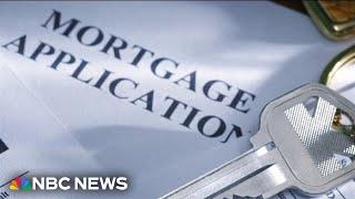 Applications to refinance home loans jump as mortgage rates drop