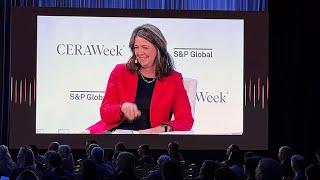Smith brings down the house in Houston talking down tariff threat