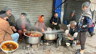 50/- Rs PAKISTANI STREET FOOD  CHEAP BREAKFAST ADVENTURE AT JAJJ NASHTA POINT