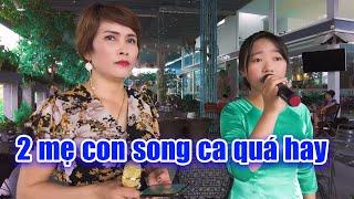 2 mẹ con song ca khiến quán cafe đông khách nườm nượp│Để Trả Lời Một Câu Hỏi - Hà Vi ft Hiền Mai