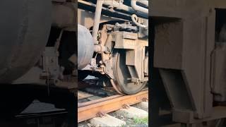 Train ka brake kaise kam karta hai || Train Brake System #shorts