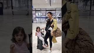 Bolzico Sisters Tilibolz and Baby Maëlys twinning traveling where? W/ #solennheussaff #nicobolzico