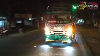 Truk Giga Subhanallah dari pasar Ngagel lewat Jalan Raya Pati-Tayu