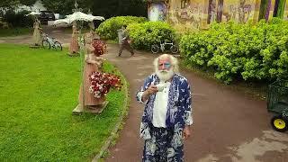 SLAVA POLUNIN AT HIS HOUSE (Slava's SnowShow)