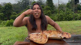 Churrasco de tatu na aldeia