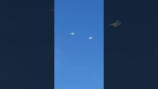 Пролёт двух красавцев в небе️Flight of two handsome men in the️ airborne sky