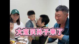 韩国生活 | 小小胖去韩国农村看爷爷，为见孙子提前下班，奶奶做一桌美食招待【韩国打工生活小胖】