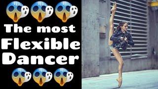 Incredible dancer with amazing flexibility 