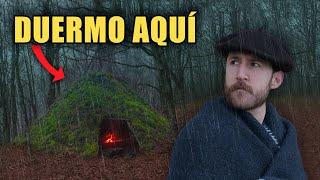 Dormir en el Bosque SÍ es Cómodo - Construyo un Refugio TIPI