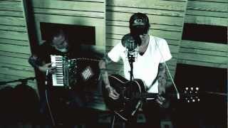 Lucero "I Can't Stand to Leave You" | OFF THE AVENUE E85