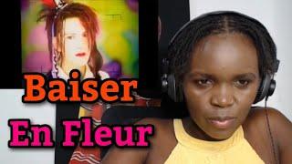 African Girl First Time Hearing Baiser - En Fleur