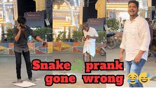 పామును చూసి షాక్ అయిన జనాలు  (snake prank gone wrong) #telugu #telugupranks #comedy #viral