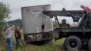 M816 Wrecker pulls 40' semi trailer