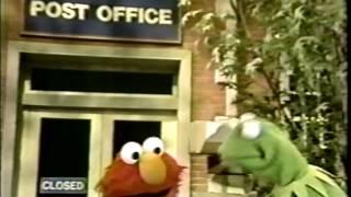 Sesame Street -  Elmo and Kermit: Closed