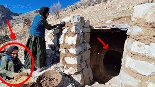 Reconstruction of a 4000-year-old cave by a widow and her orphaned child in the cave