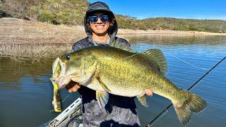 Mi Mejor Pesca del 2025!! | Pura Lobina Gigante Ataca el Popper!