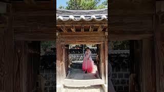  한복 입고 걷는 맛