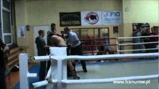 Mateusz Szopiński vs Maciej Matłosz Puchar Polski Muay Thai Kraków 17.12.2011