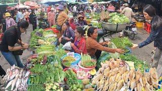 Delicious Fresh Food, Vegetables, Fruit, Fish, Chicken, Crab - Phnom Penh Food Market Tour