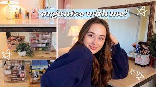 Setting Up My New Desk & Makeup Storage! (organization vlog)