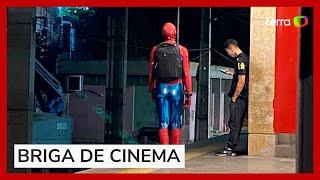 Agredido, 'Homem-Aranha' empurra usuário do metrô nos trilhos em Minas Gerais