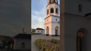 Территория храма Зачатия Иоанна Предтечи в селе Губино, Козельск, Калужская область, Россия