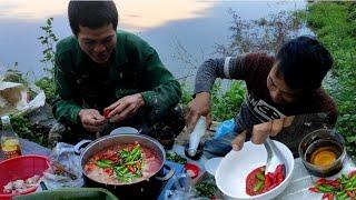 Nồi Lẩu lòng lợn siêu cay cấp độ 10+ của ae Tộc TV sẽ như thế nào.The hottest chili hot pot. Tộc TV