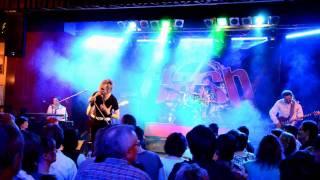 Flash Queen Coverband The Show must go on Neustädtlein 720p