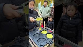 The girl prepared stall food in few minutes without wasting any time?