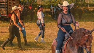 Amazing Rodeo in Colombia Beautiful Cowgirls Riding 
