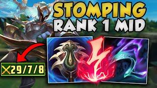 CHALLENGER QUINN SHOWS THE RANK 1 MID NA WHY QUINN MID IS S+ TIER!  (30 BOMB GAME)