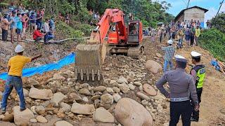 Today PUPR is focusing on repairing Batu Jomba when it experienced a major landslide